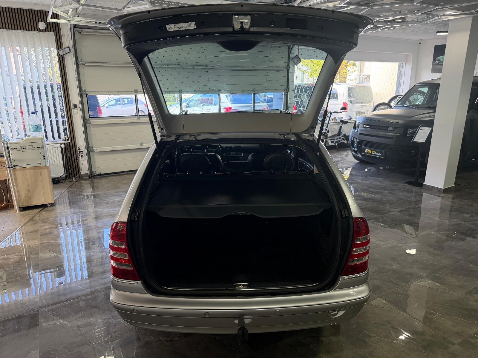 Mercedes-Benz C180 2004 — photo 15