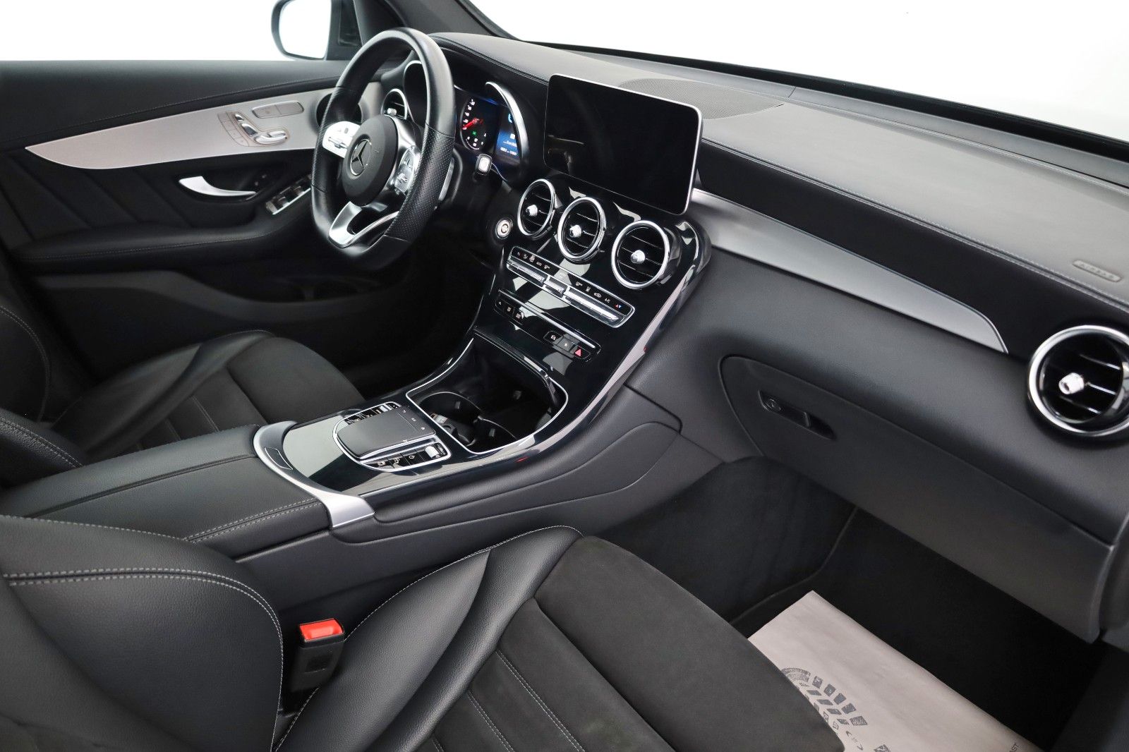 Fahrzeugabbildung Mercedes-Benz GLC 300 de Coupe 4Matic, AMG line,Navi,SH,Kamera