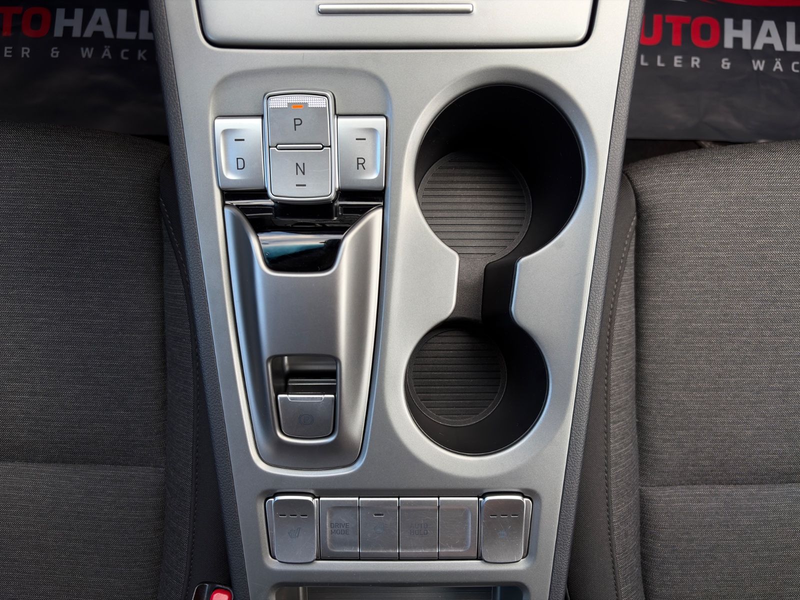 Fahrzeugabbildung Hyundai KONA E Select 2WD ACC PDC CAM LHZ SHZ CarPlay