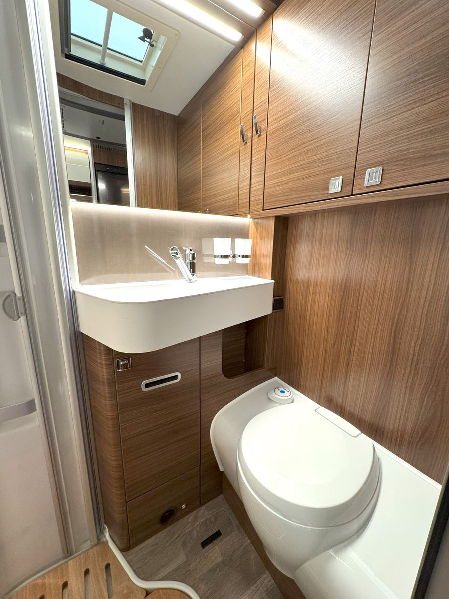 Fahrzeugabbildung HYMER / ERIBA / HYMERCAR B-Klasse MC-I White Line 600 - Vollausstattung!