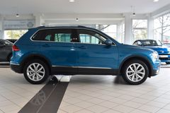 VW Tiguan 2.0 TDI DSG Highline 4Motion~Navi~LED~AHK