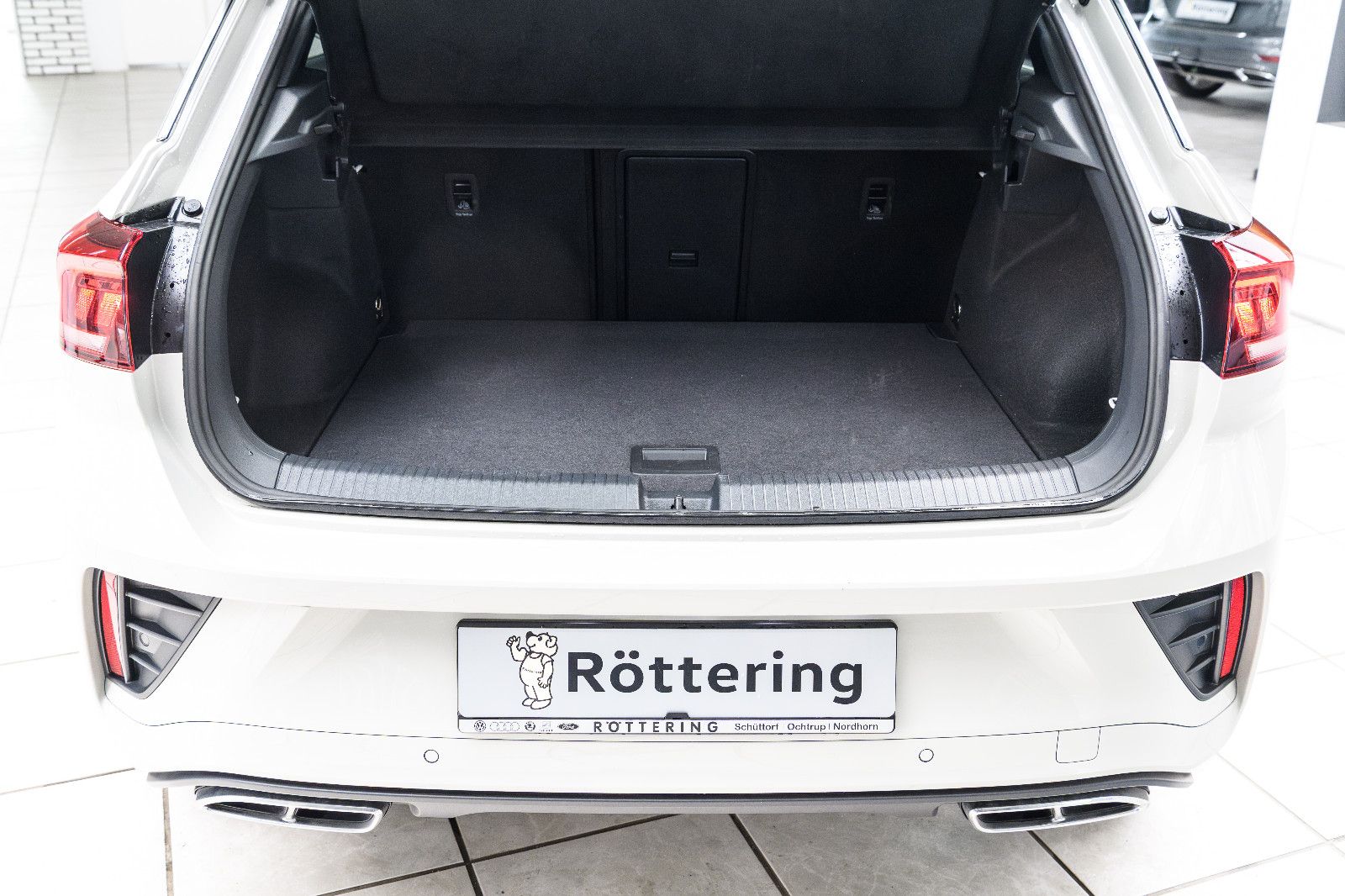 Fahrzeugabbildung Volkswagen T-Roc R-Line 1.5 TSI DSG LED+KAMERA+KEYLESS