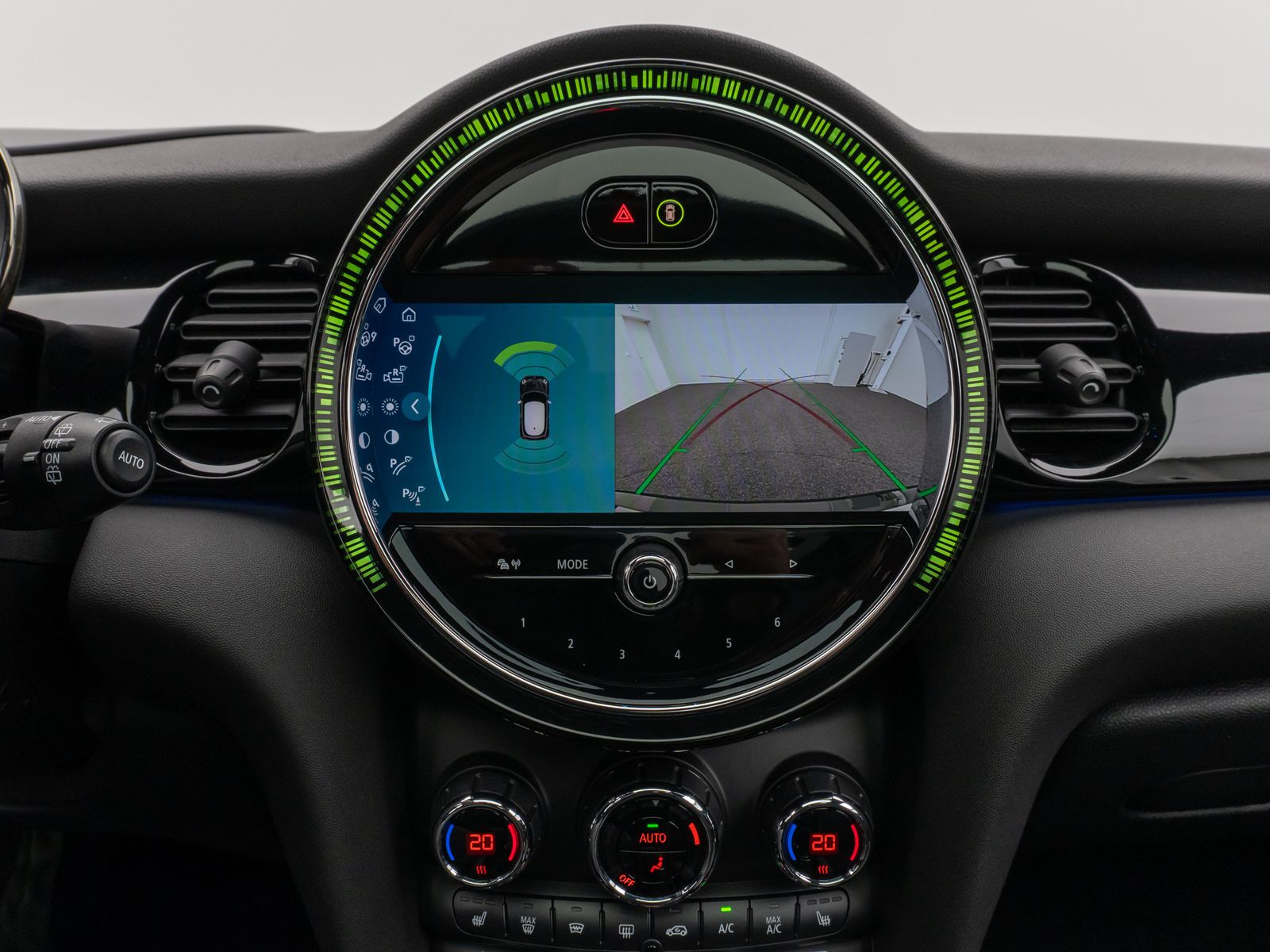 Fahrzeugabbildung MINI John Cooper Works Panorama Kamera HUD DAB Sport
