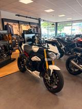 Triumph Speed Triple R - TRIUMPH MOTORRAD