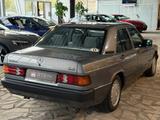 Mercedes-Benz 190 190 E 2.6 W201/1.Hand/Schiebedach/Unfallfrei - Mercedes-Benz 190 aus 1989: 2.6