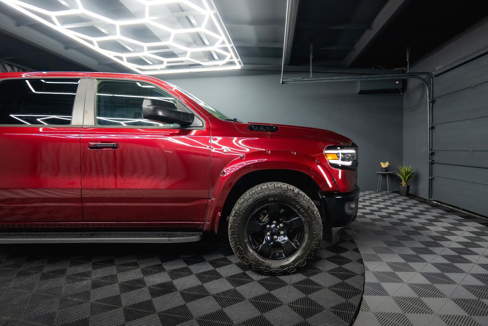 Fahrzeugabbildung Dodge RAM 5.7 V8 HEMI 4x4 OFFROAD Night Limited 19%