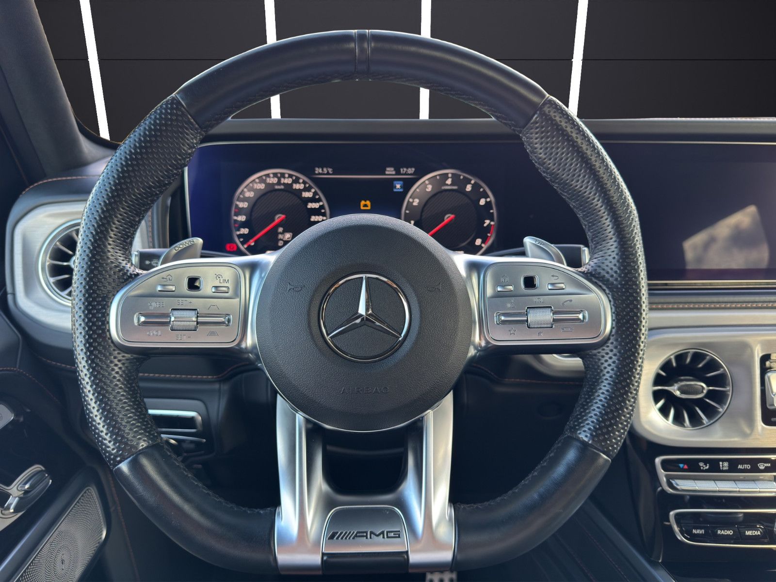 Fahrzeugabbildung Mercedes-Benz G 63 AMG/Garantie/Sdhz/Drivers/Sonderlack/AHK/