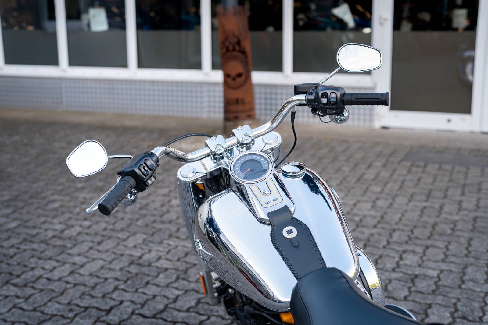 Fahrzeugabbildung Harley-Davidson FLSTFI Fat Boy Gray Ghost - Neuwertig -