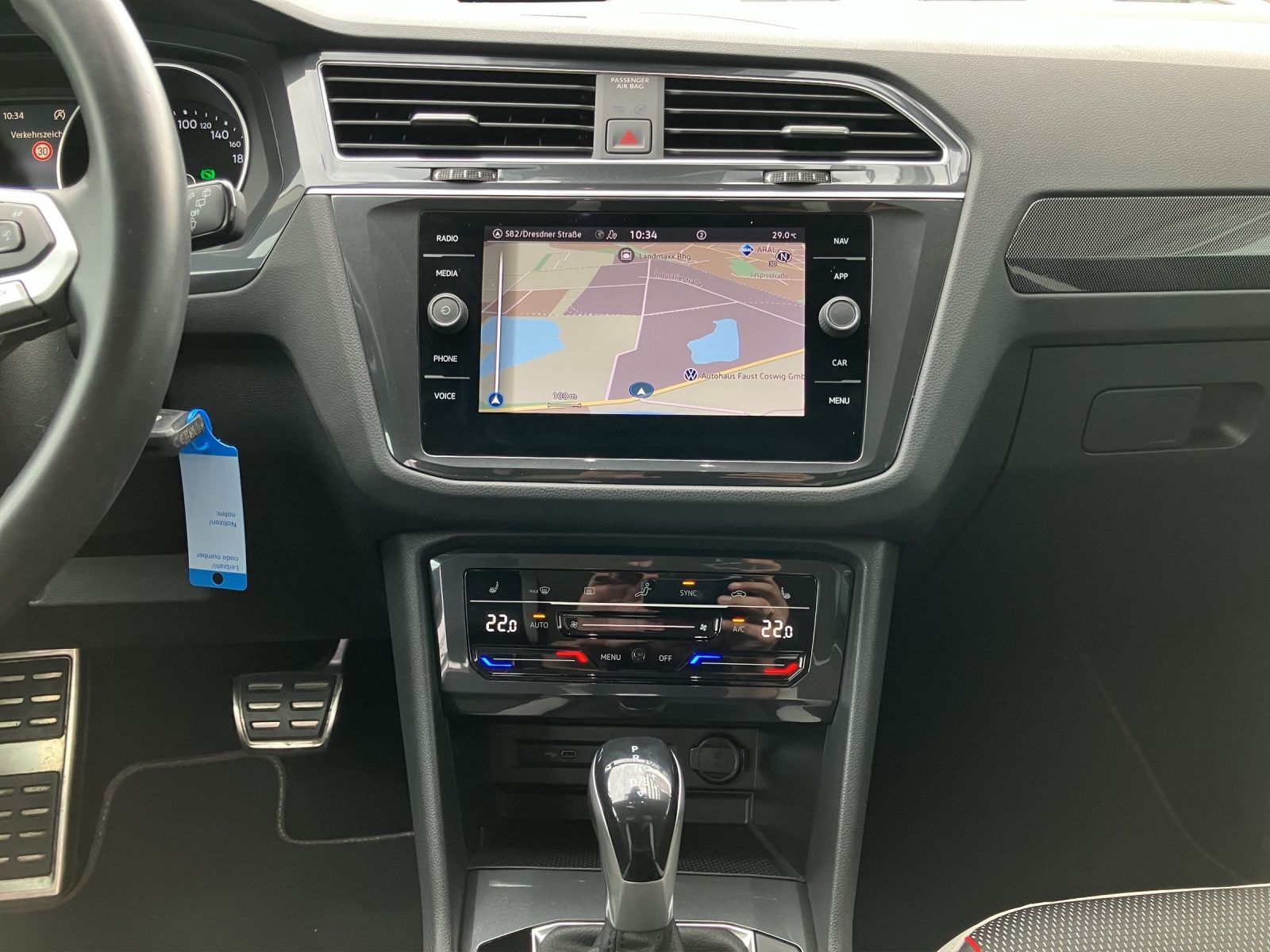 Fahrzeugabbildung Volkswagen Tiguan TDI Urban Sport DSG LED Navi ACC AHK PDC