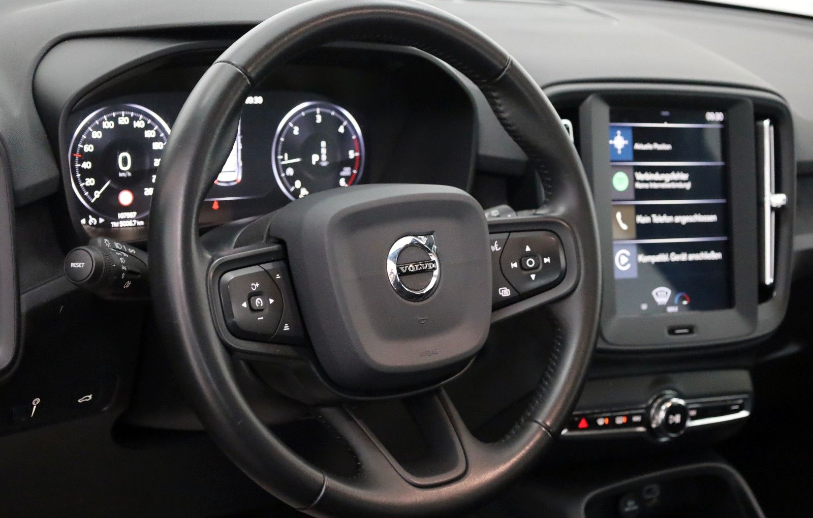 Fahrzeugabbildung Volvo XC40 2WD Navi,LED,Kamera,Apple CarPlay,PDC