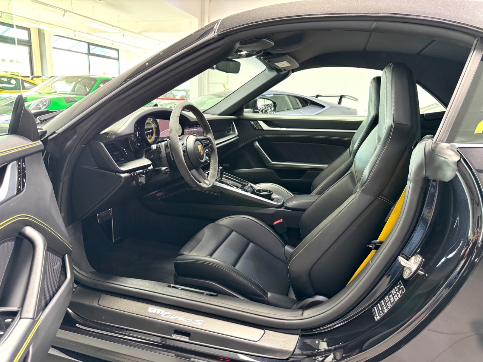 Porsche 992-911 TURBO S CABRIO BRABUS 820 STYLE-PACKAGE foto 20