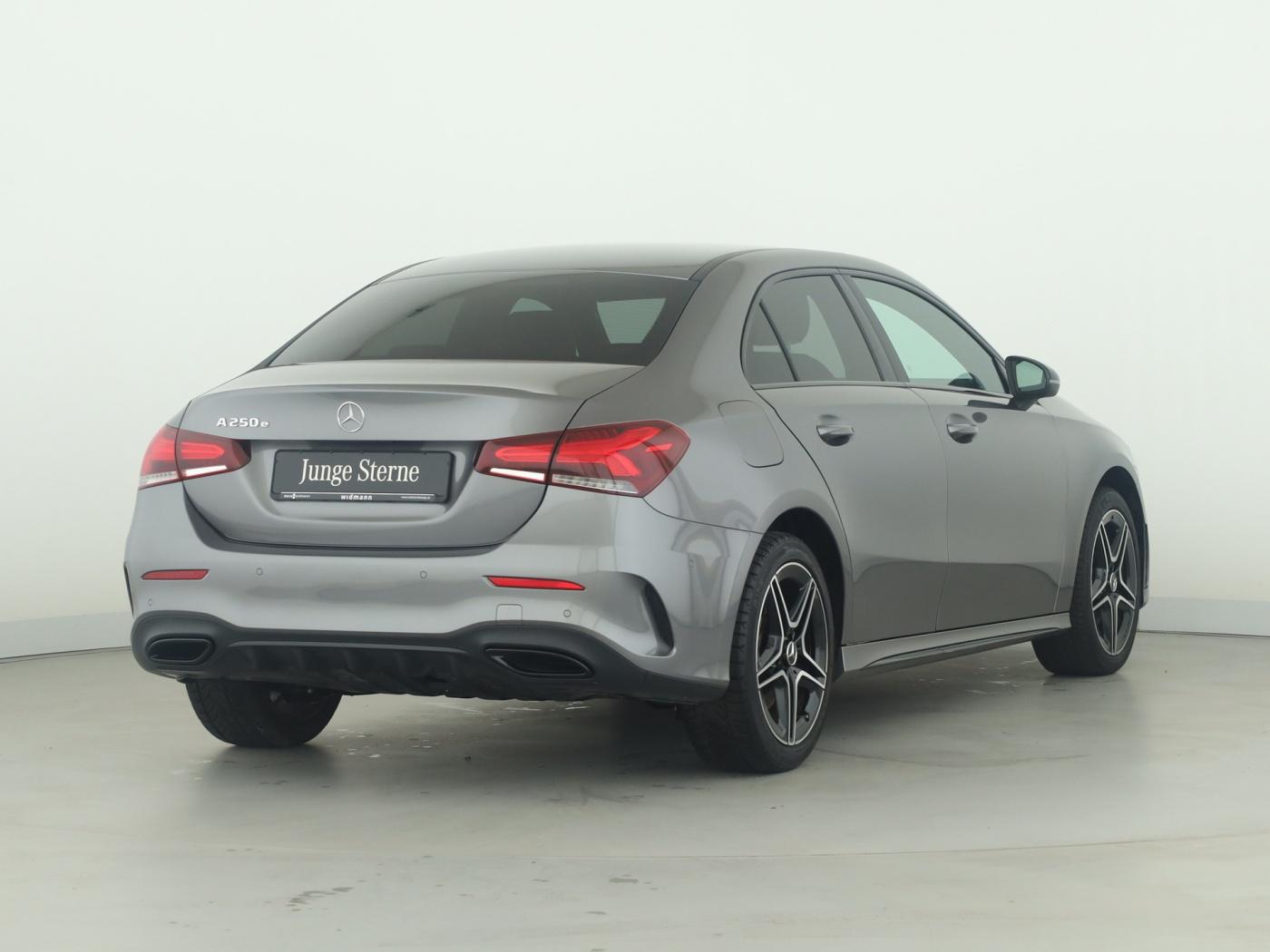 Mercedes-Benz A 250 e Lim *AMG*Edition 2020*LED*PTS*Navi*SpurH