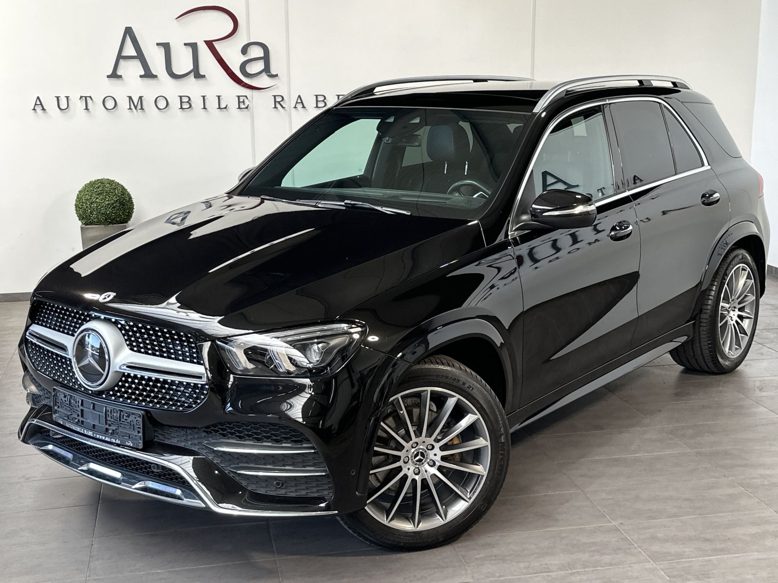 Fahrzeugabbildung Mercedes-Benz GLE 350d 4Matic AMG-Line NAV+LED+AHK+PANO+DISTRO