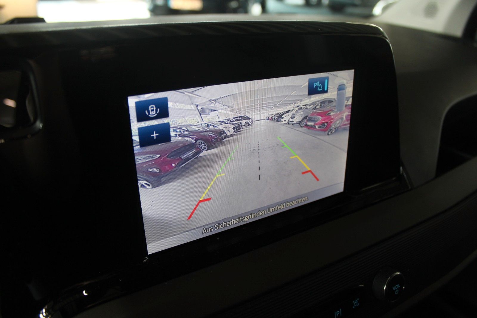 Fahrzeugabbildung Ford Tourneo Courier Titanium Winter + FahrerAssPaket