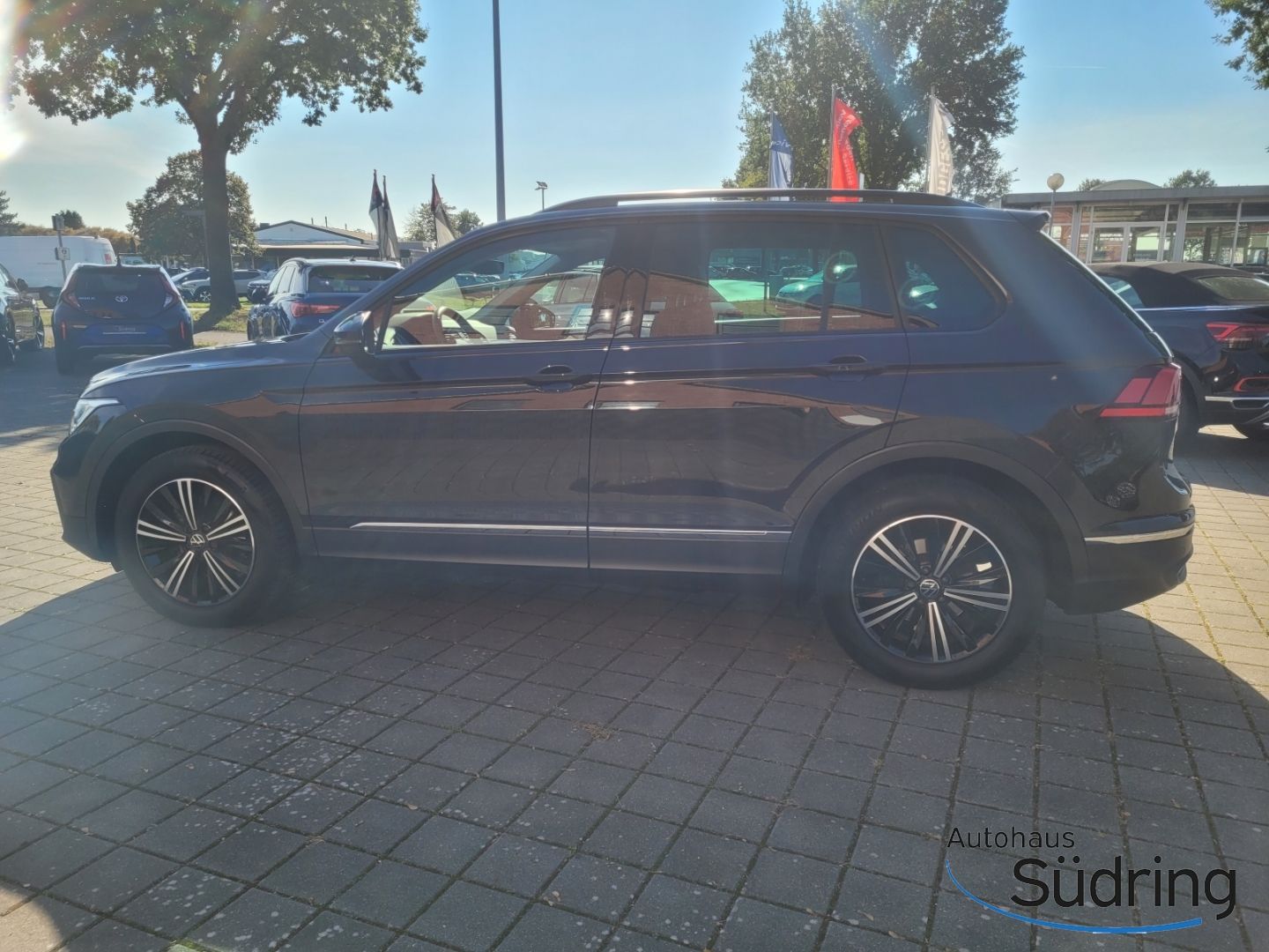 Tiguan Life 2.0 TDI DSG AHK Navi ACC Rückfk.