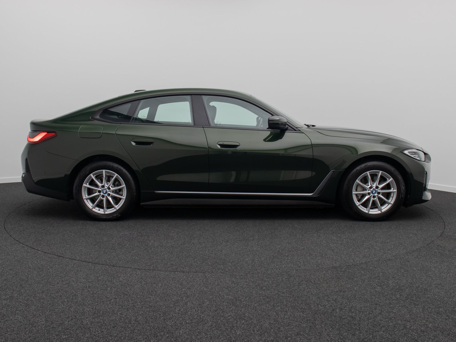 Fahrzeugabbildung BMW i4 eD40 Gran Coup&egrave; Kamera HUD DAB HiFi Komfort
