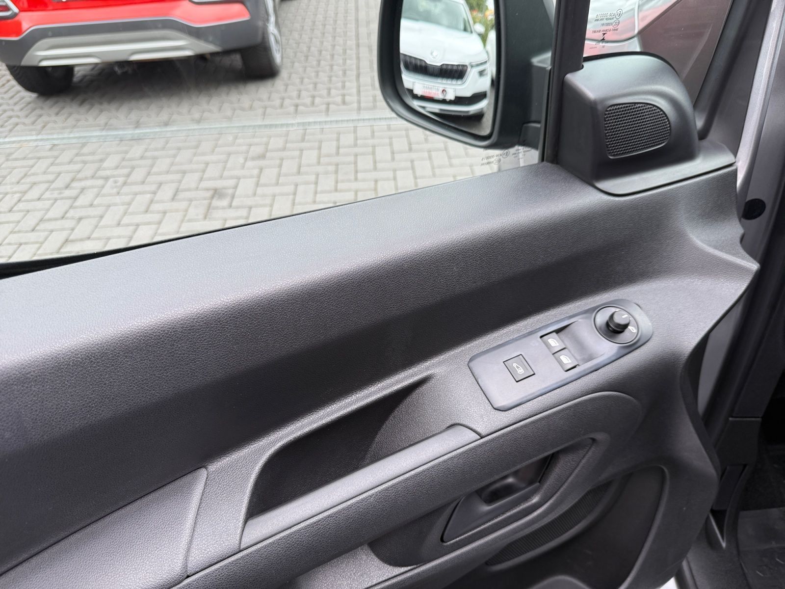 Fahrzeugabbildung Opel Combo Life 1,2 Dir. Inj. Turbo L Edition