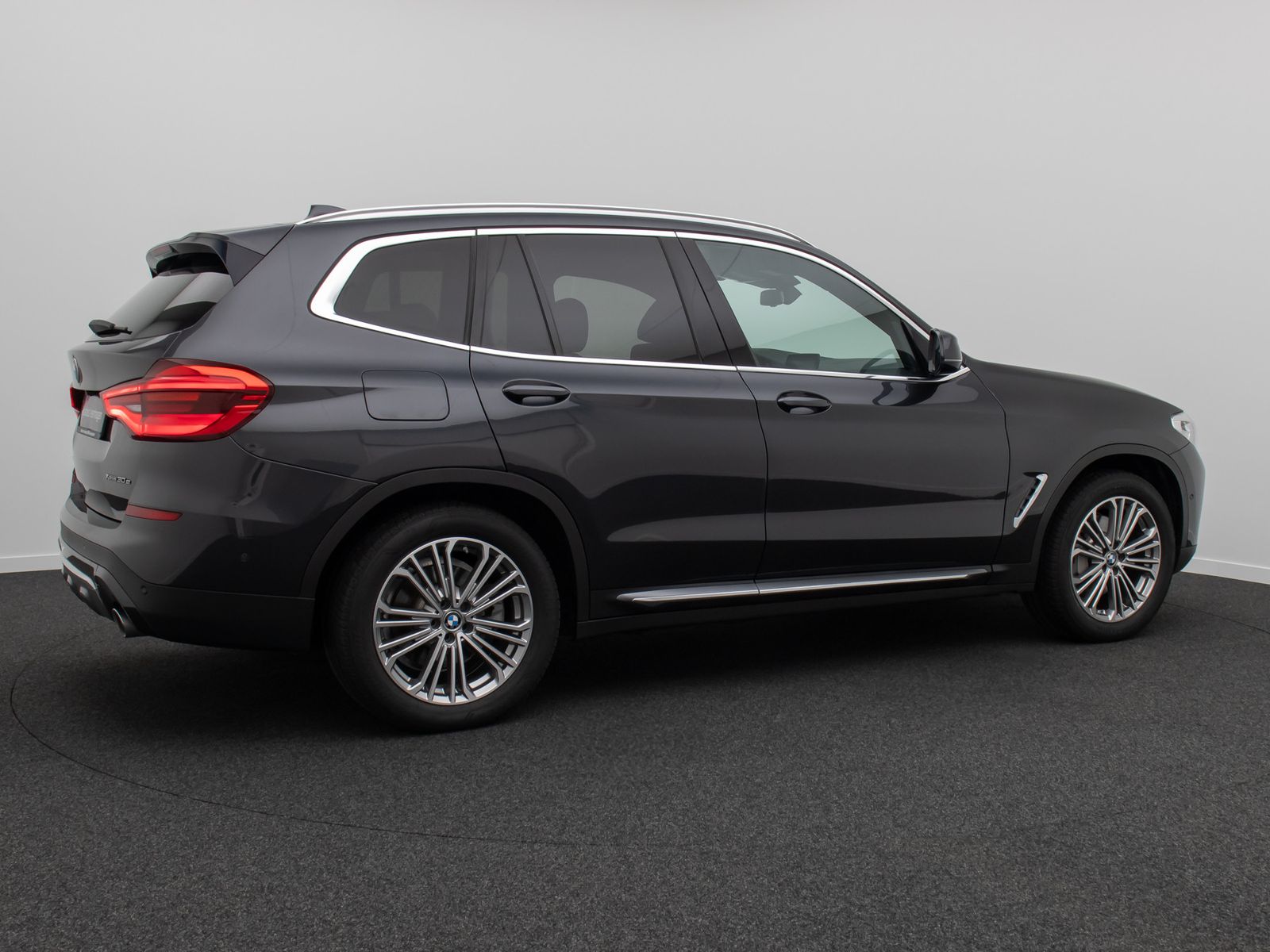 Fahrzeugabbildung BMW X3 xD30e LuxuryLine HUD DAB HiFi Panorama 19Zoll