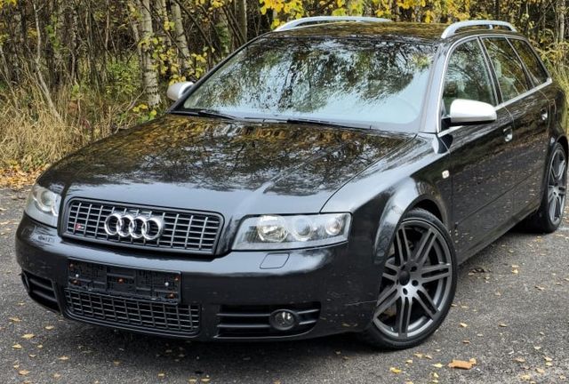 Audi S4 4.2 quattro Avant -