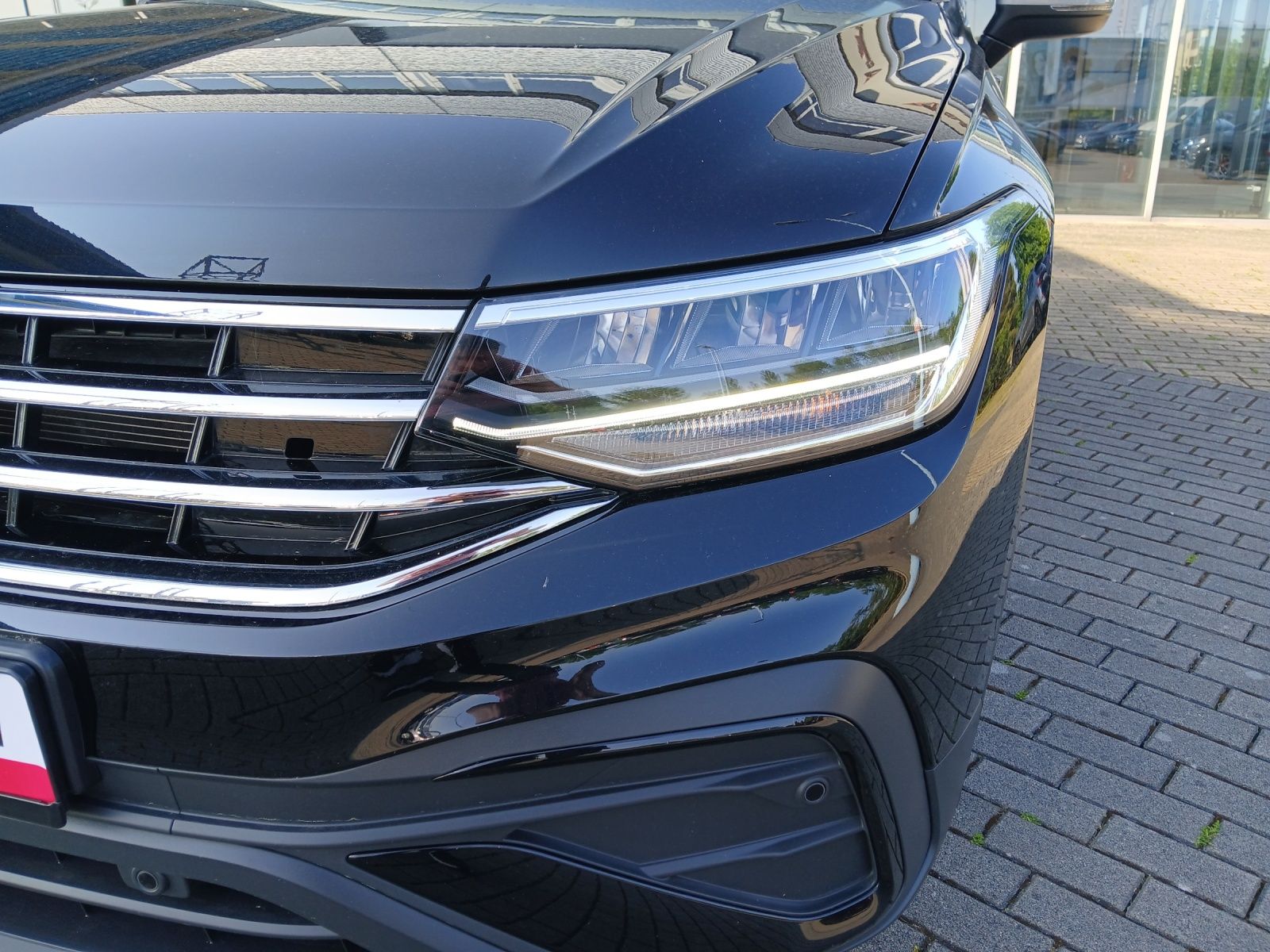 Fahrzeugabbildung Volkswagen Tiguan Allspace TDI Life DSG 7-Si LED AHK Navi A