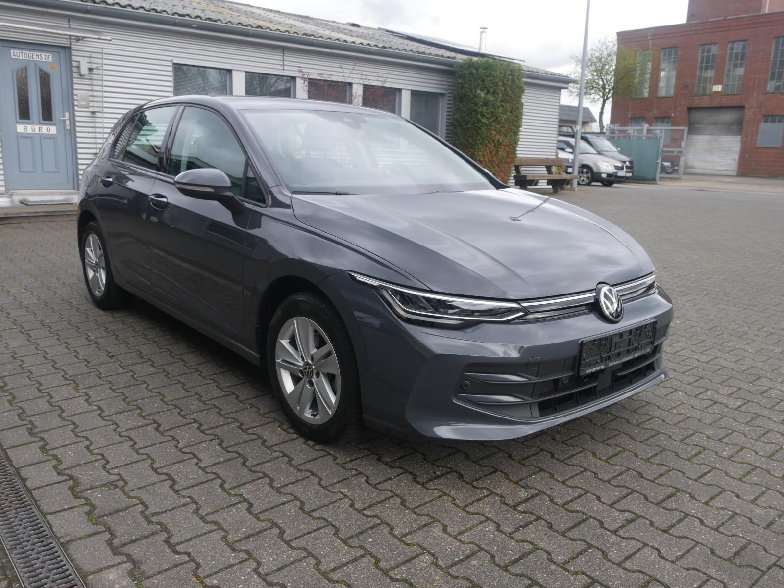 Volkswagen Golf VIII Lim. 1.5 TSI 85 kW Life ACC Navi LED
