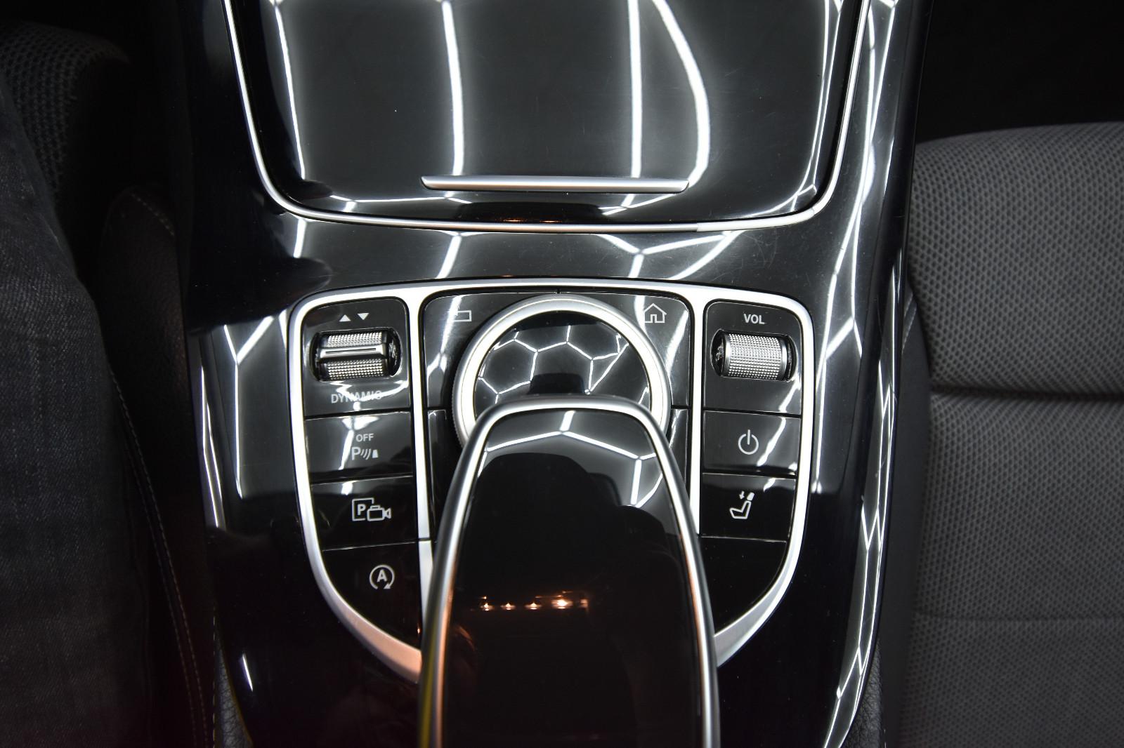 Mercedes-Benz E 220  SHZ AHK RFK LED Ambiente.