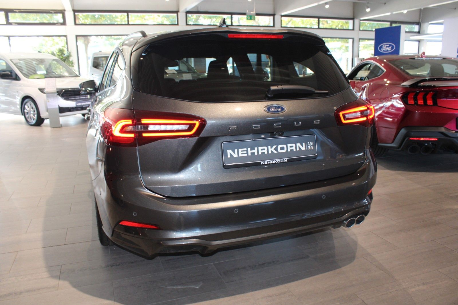 Fahrzeugabbildung Ford Focus ST-Line X Automatik PANODACH + 18 ZOLL