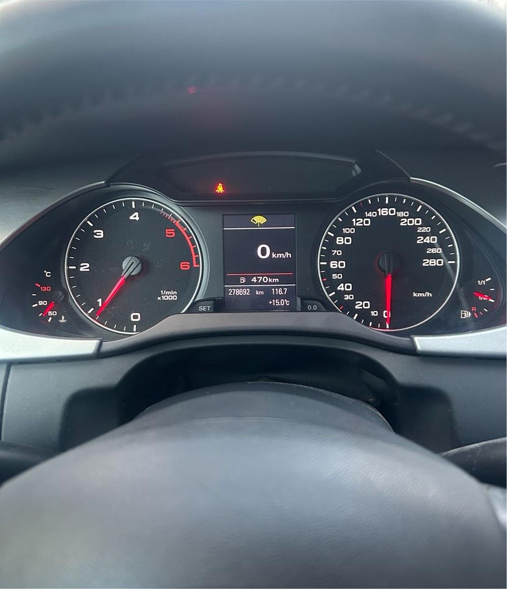 Audi A4 2010 — photo 12