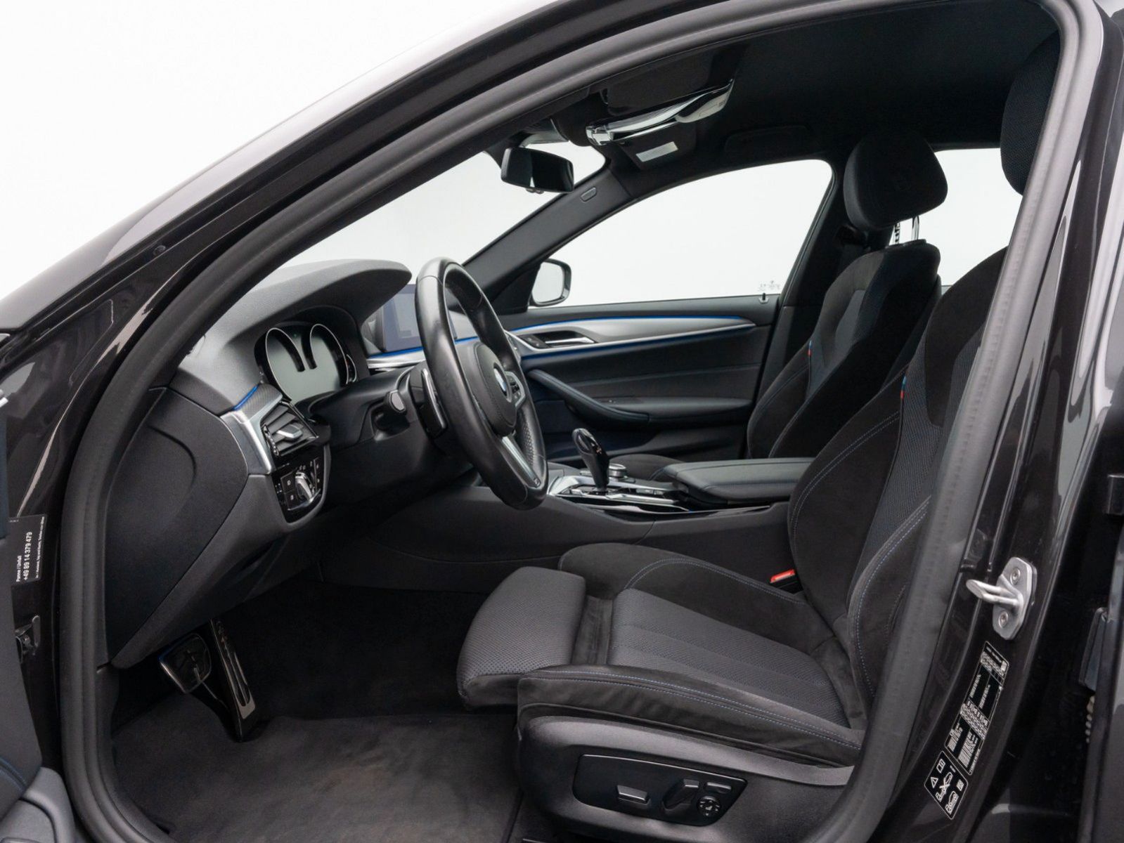 Fahrzeugabbildung BMW 520d xD M Sport LED Alarm DAB Kamera Parkassist