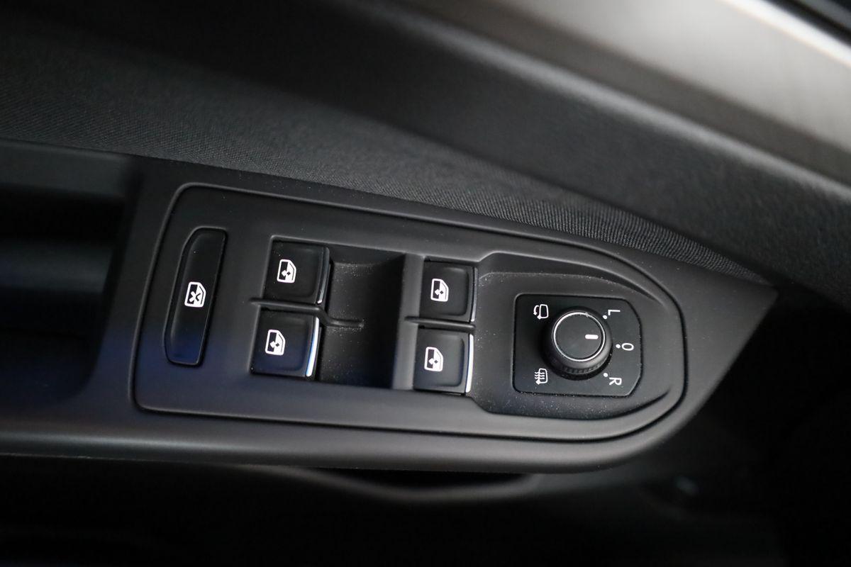 Volkswagen Golf VIII Variant 1.5 eTSI DSG Life, AHK, LED, S, миниатюра 9