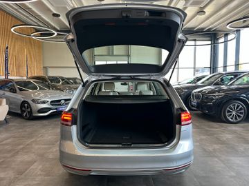 MYAUTOCENTER – Gebraucht- und Jahreswagen mit Werkstattservice in Pfaffenhofen Volkswagen Passat Variant Comfortline *Navi*AHK*Kamera*