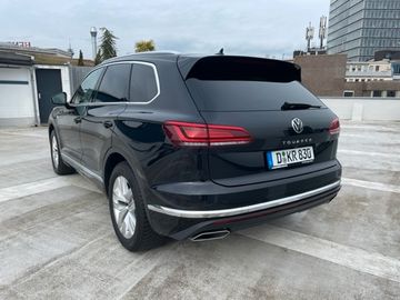 Volkswagen Touareg - 3