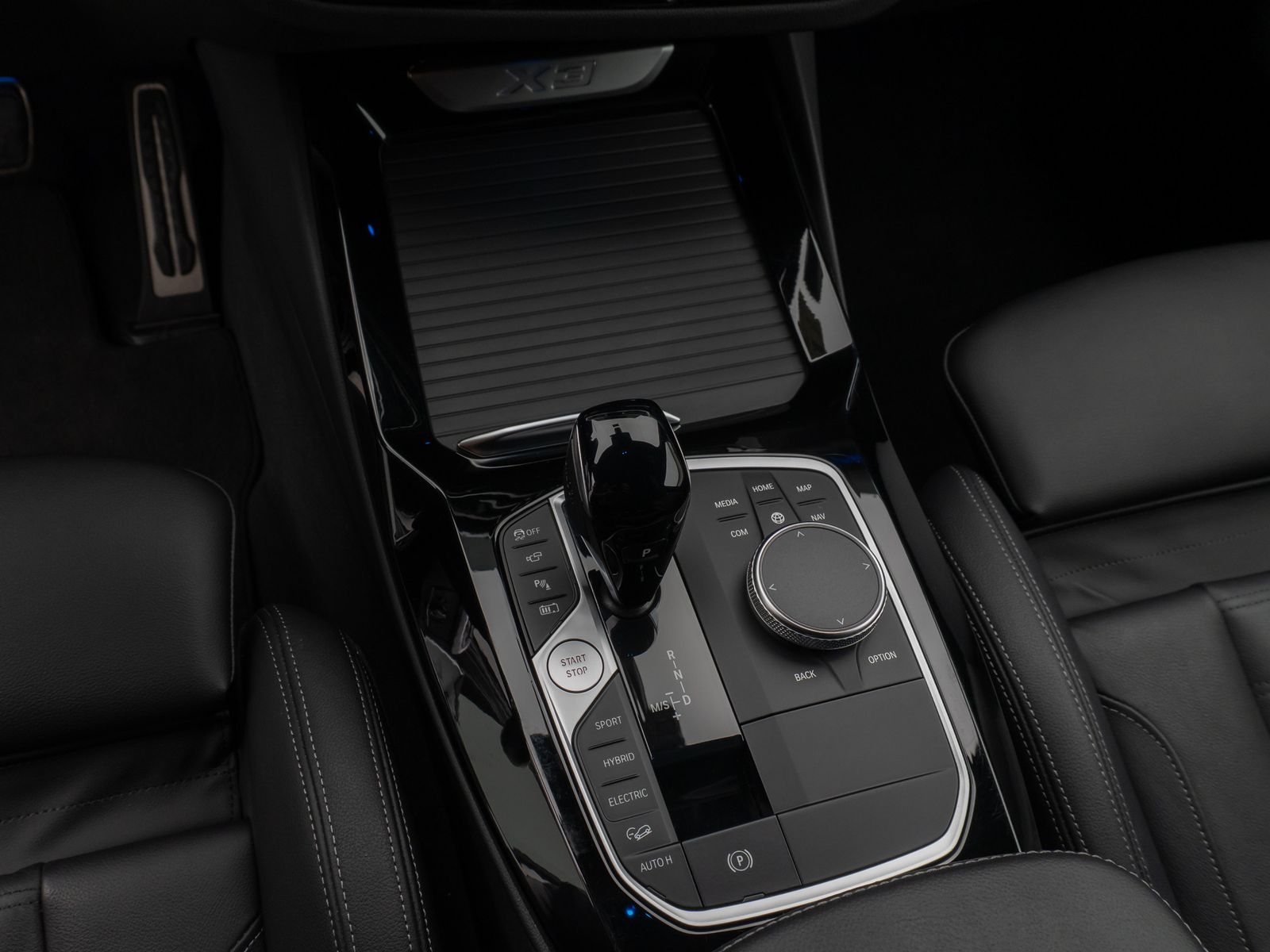 Fahrzeugabbildung BMW X3 xD30e M Sport 360° DAB HiFi AHK Leder 19Zoll