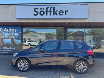 Bild 11 BMW 220 i Active Tourer Sport Line Steptronic Navi