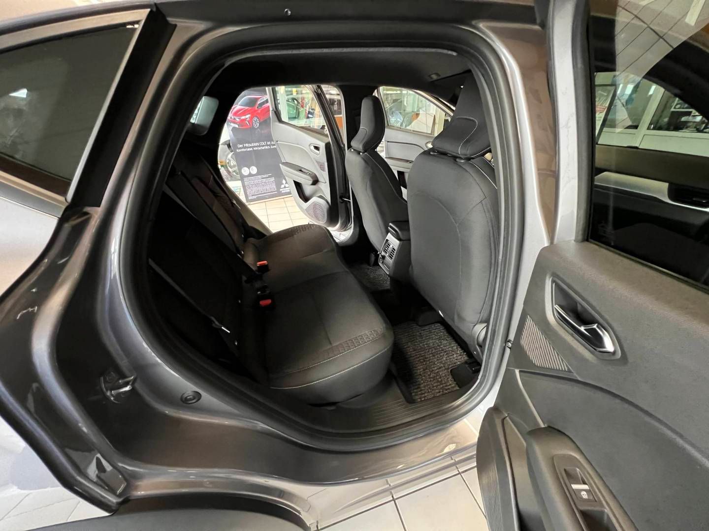 Fahrzeugabbildung Mitsubishi ASX Basis