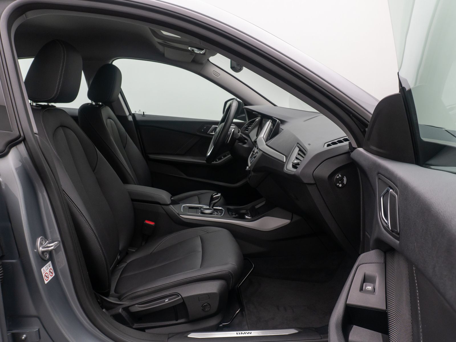 Fahrzeugabbildung BMW 220 Gran Coup&eacute; HUD DAB Sport AdaptLED PDC Leder