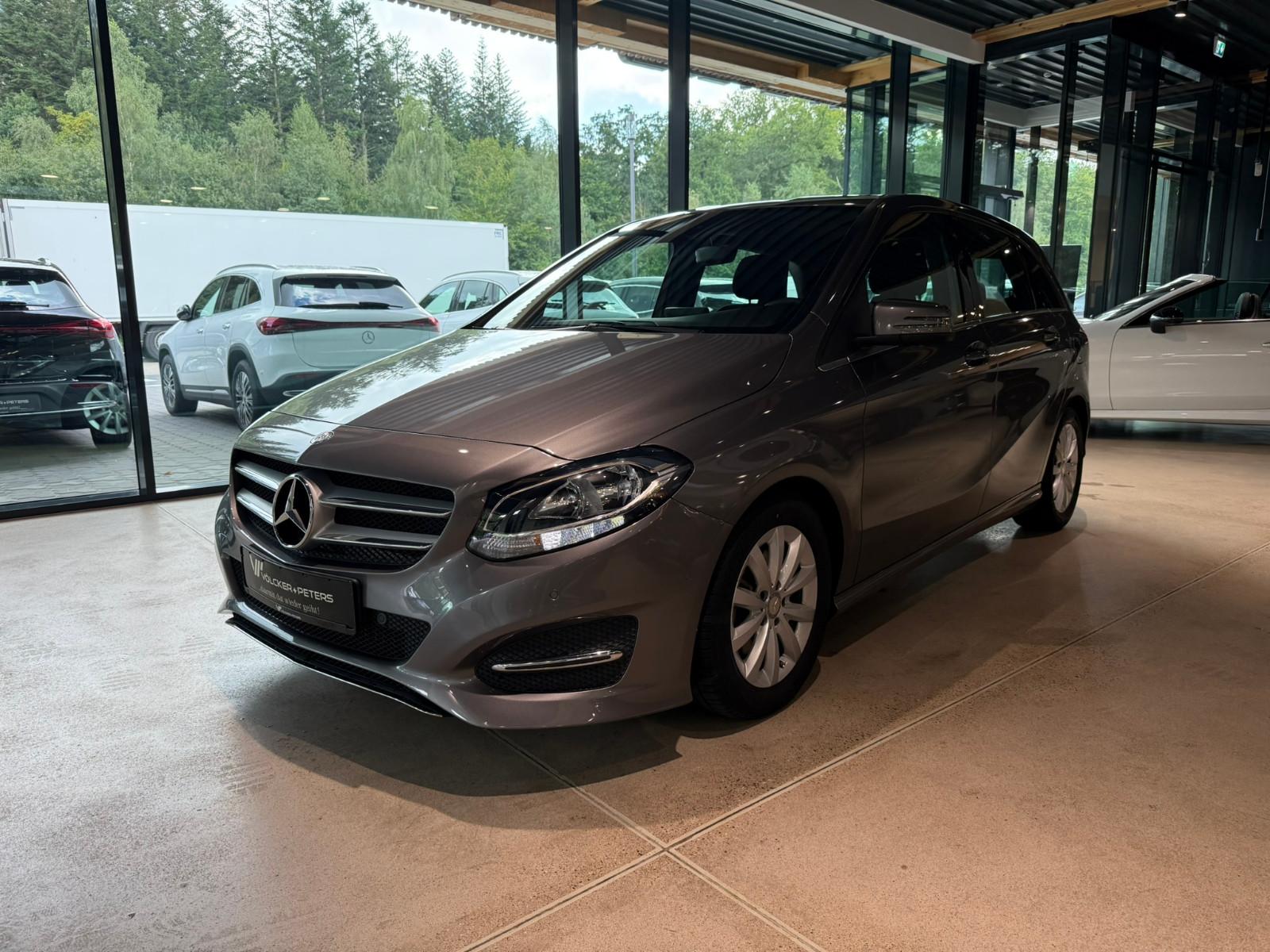 Mercedes-Benz B 180 /SCHALTER/KAMERA/S-HEFT LÜCKENLOS/WENIG KM