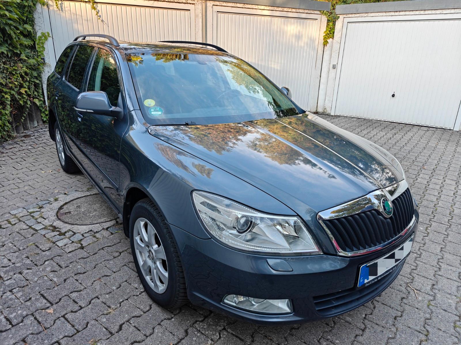 Skoda Octavia 2011 — фото 6