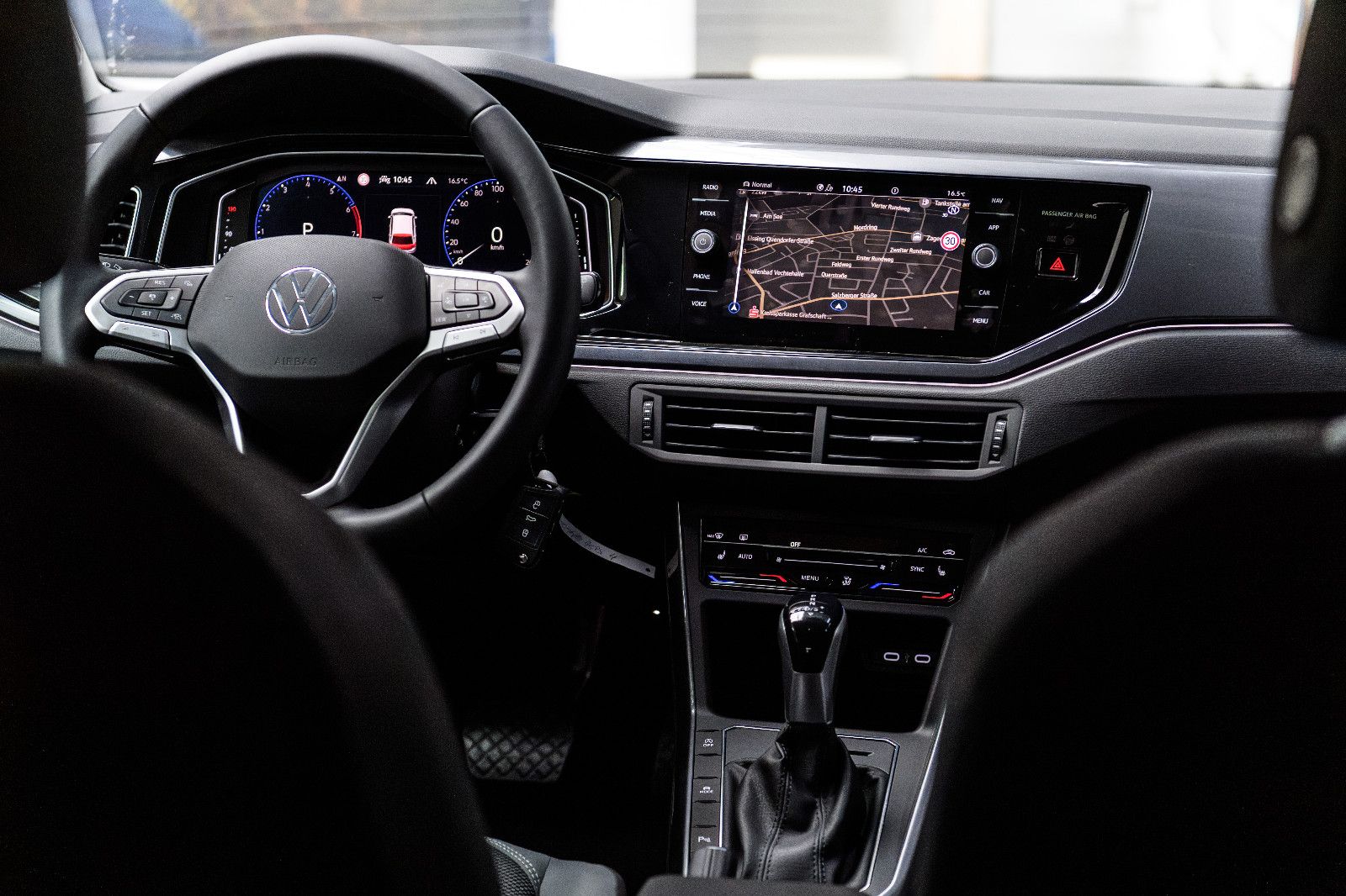 Fahrzeugabbildung Volkswagen Polo Style 1.0l TSI +DSG + Navi + IQ Drive