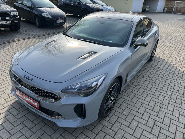 Kia Stinger GT 4WD 8 AT / Brembo / Harman-Kardon