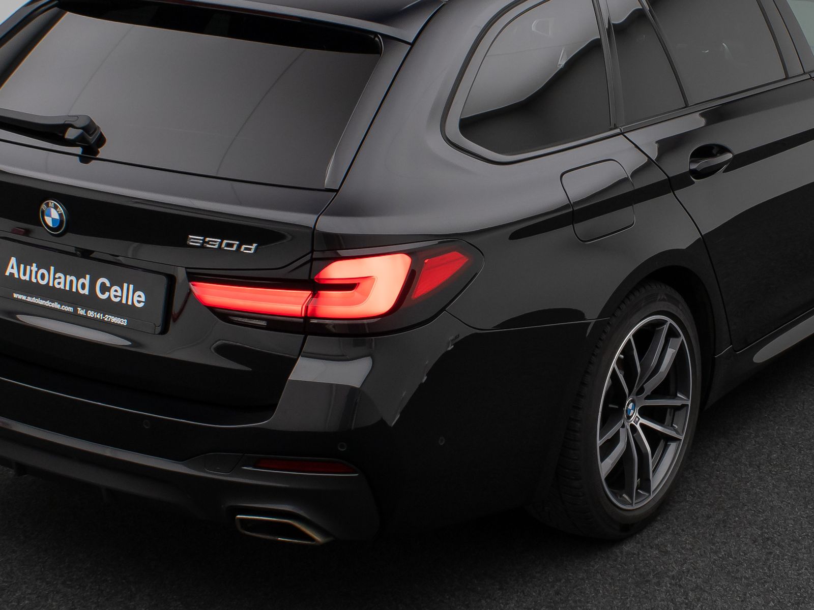 Fahrzeugabbildung BMW 530d  M Sport Panorama Kamera Laser HUD DAB HiFi