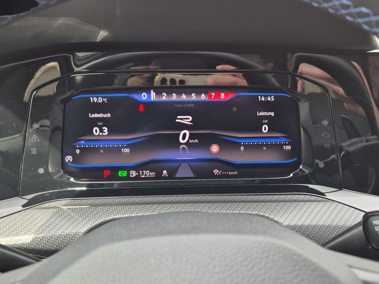 Fahrzeugabbildung Volkswagen Golf VIII R DSG 4M LEDplus Navi AID Pano Akra AC