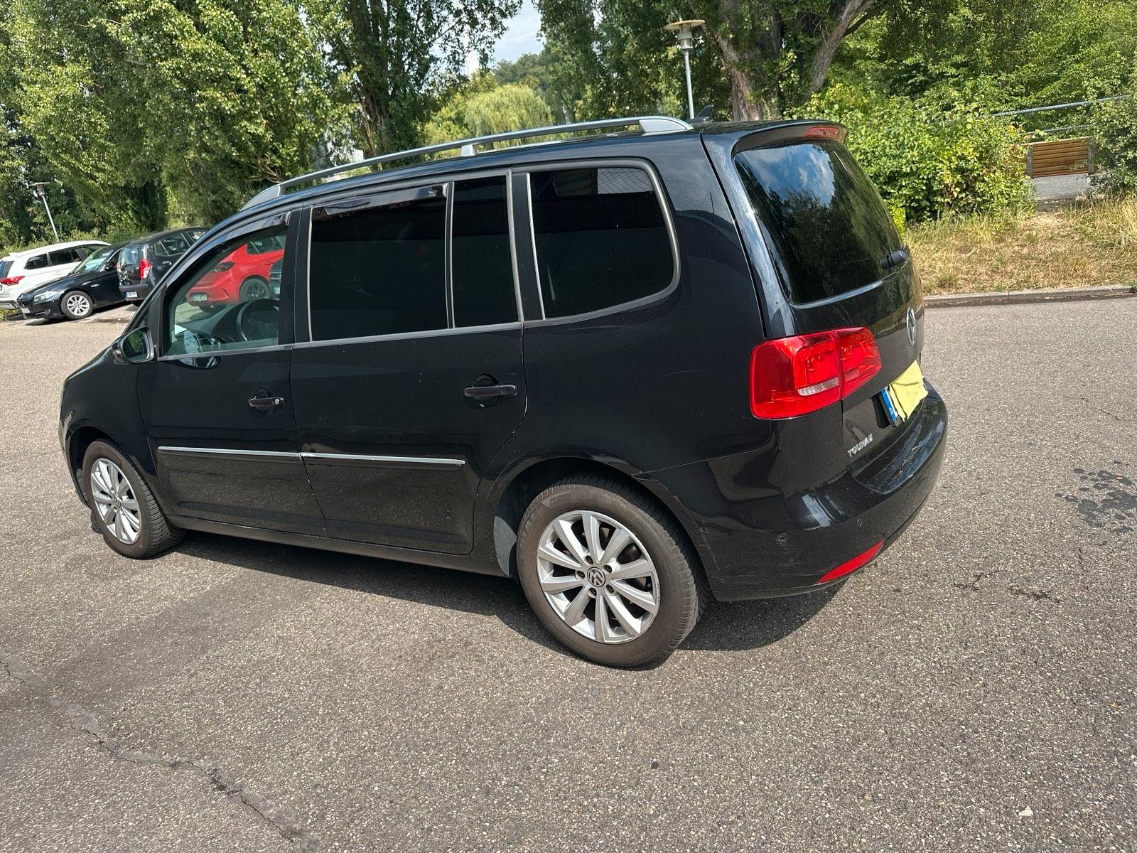 Volkswagen Touran 2011 — photo 6
