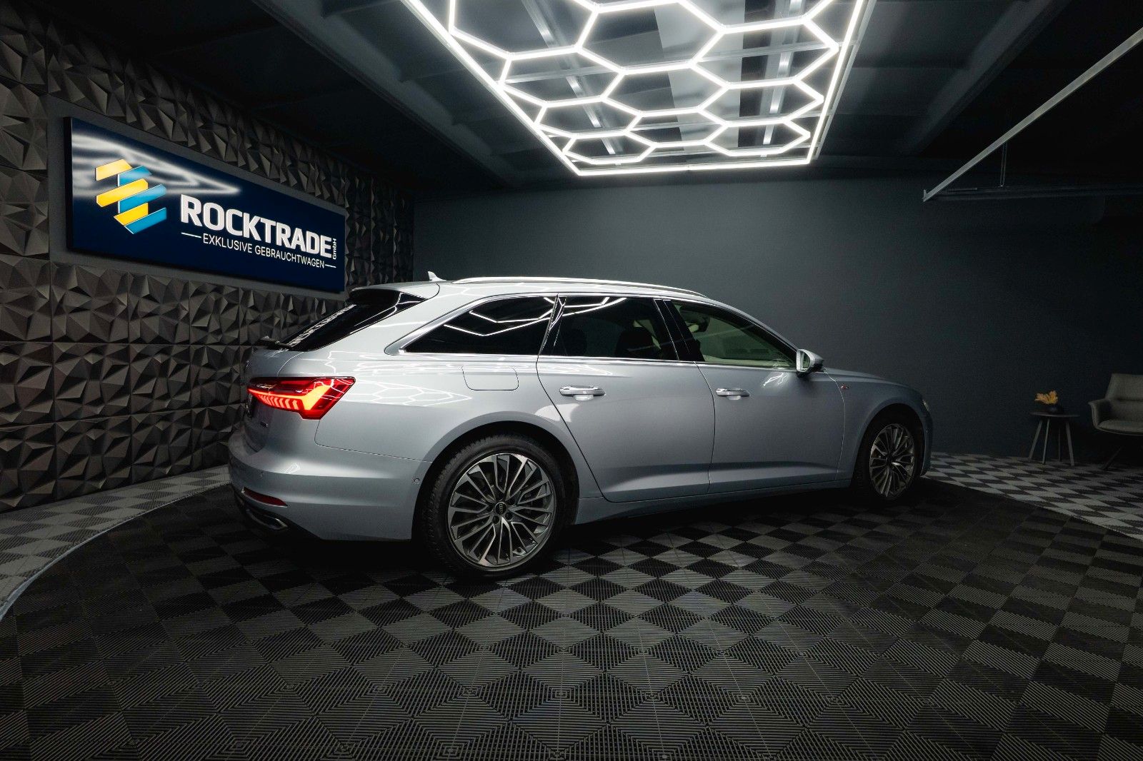Fahrzeugabbildung Audi A6 Avant 50 TFSIe quattro SportDesign*Matrix*ACC