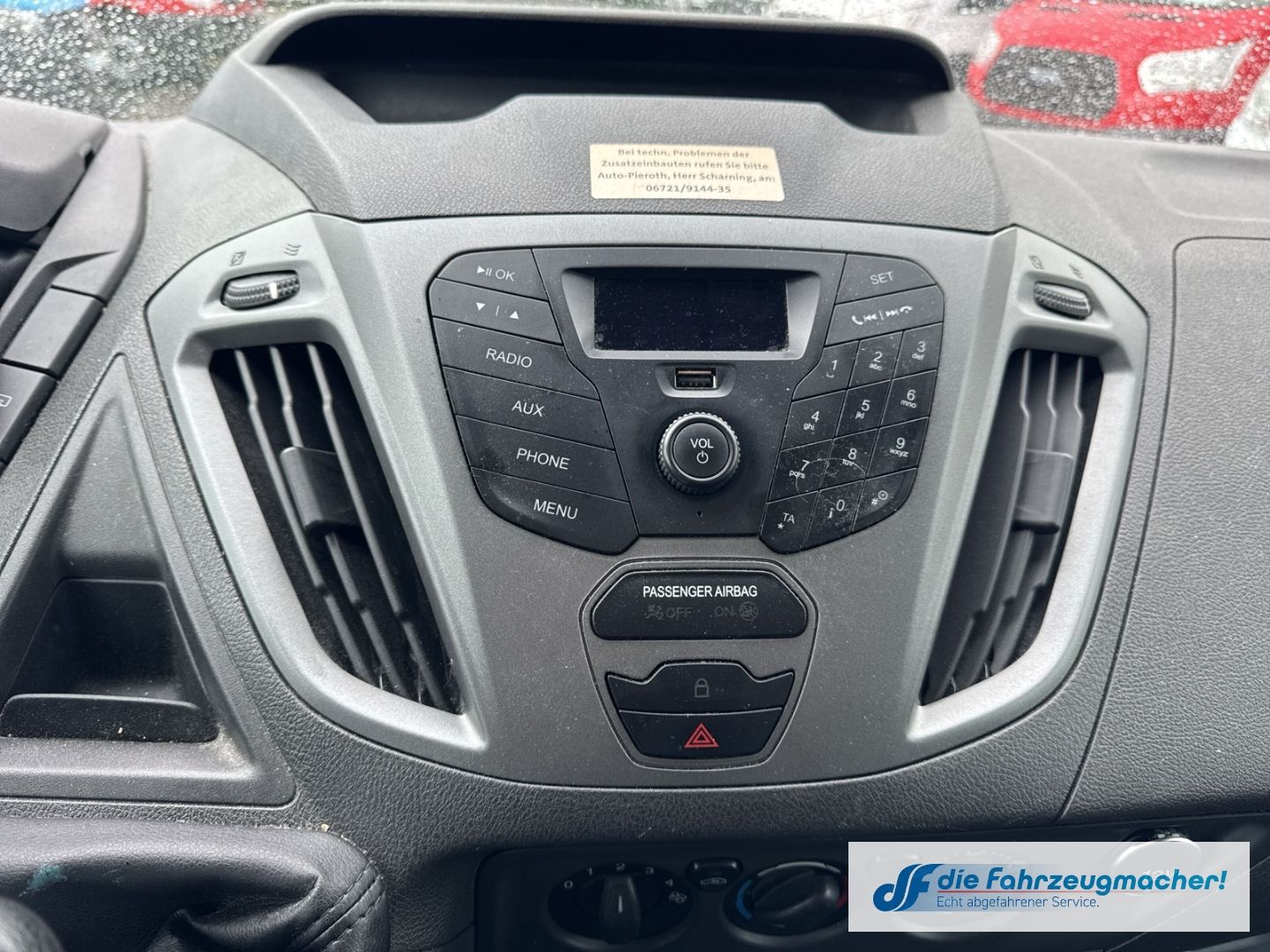 Fahrzeugabbildung Ford Transit Custom Kombi 300 L1 2.2 TDCi *1586 *EXPO