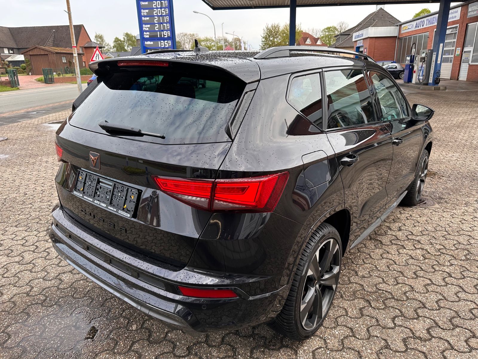 Fahrzeugabbildung CUPRA Ateca 1.5 TSI DSG ACC/Navi/SHZG/eHeck/LED/Travel