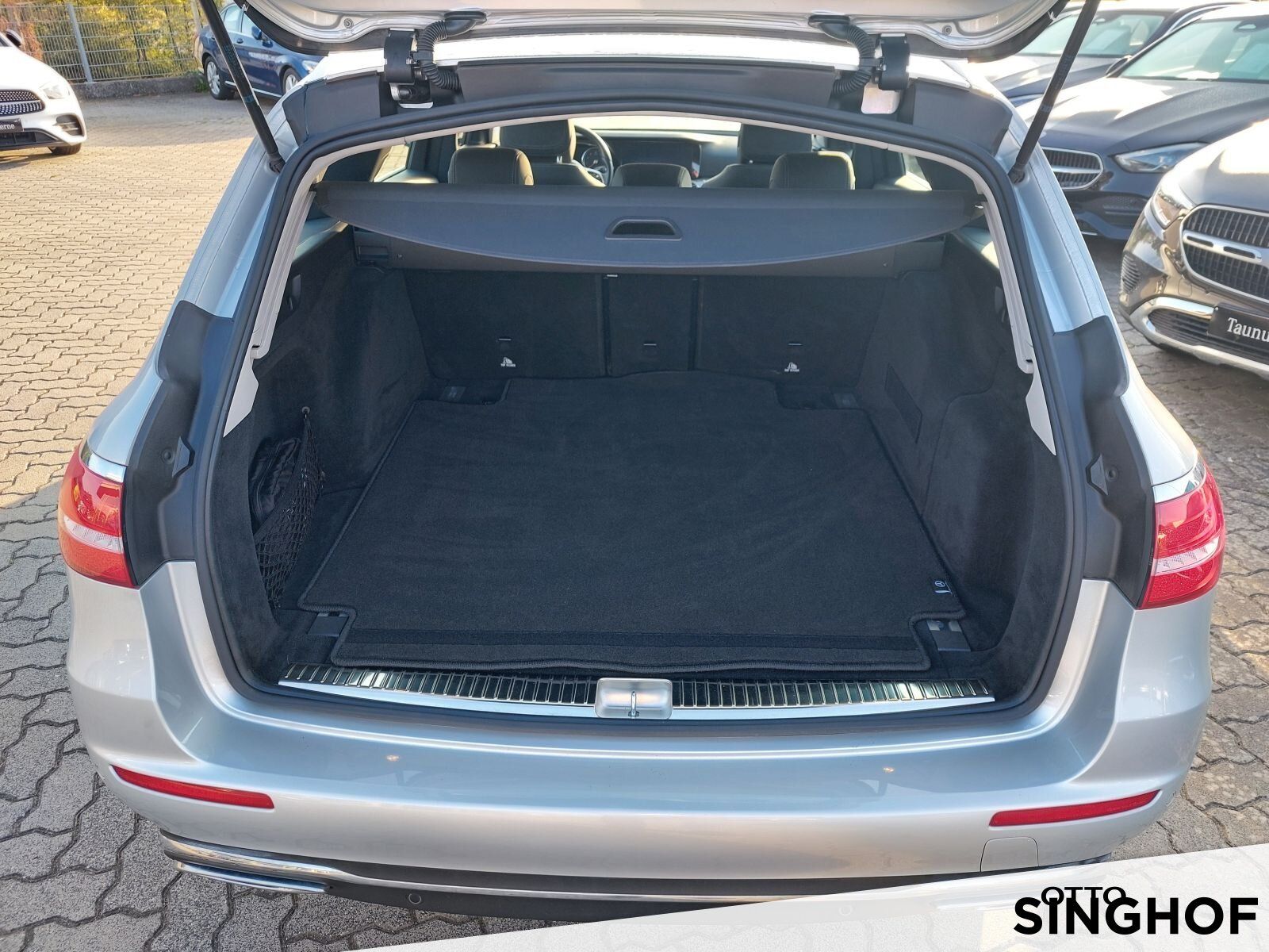 Fahrzeugabbildung Mercedes-Benz E 200 T Avantgarde 4Matic+dyn.LED+Rü Kam+TOTW+
