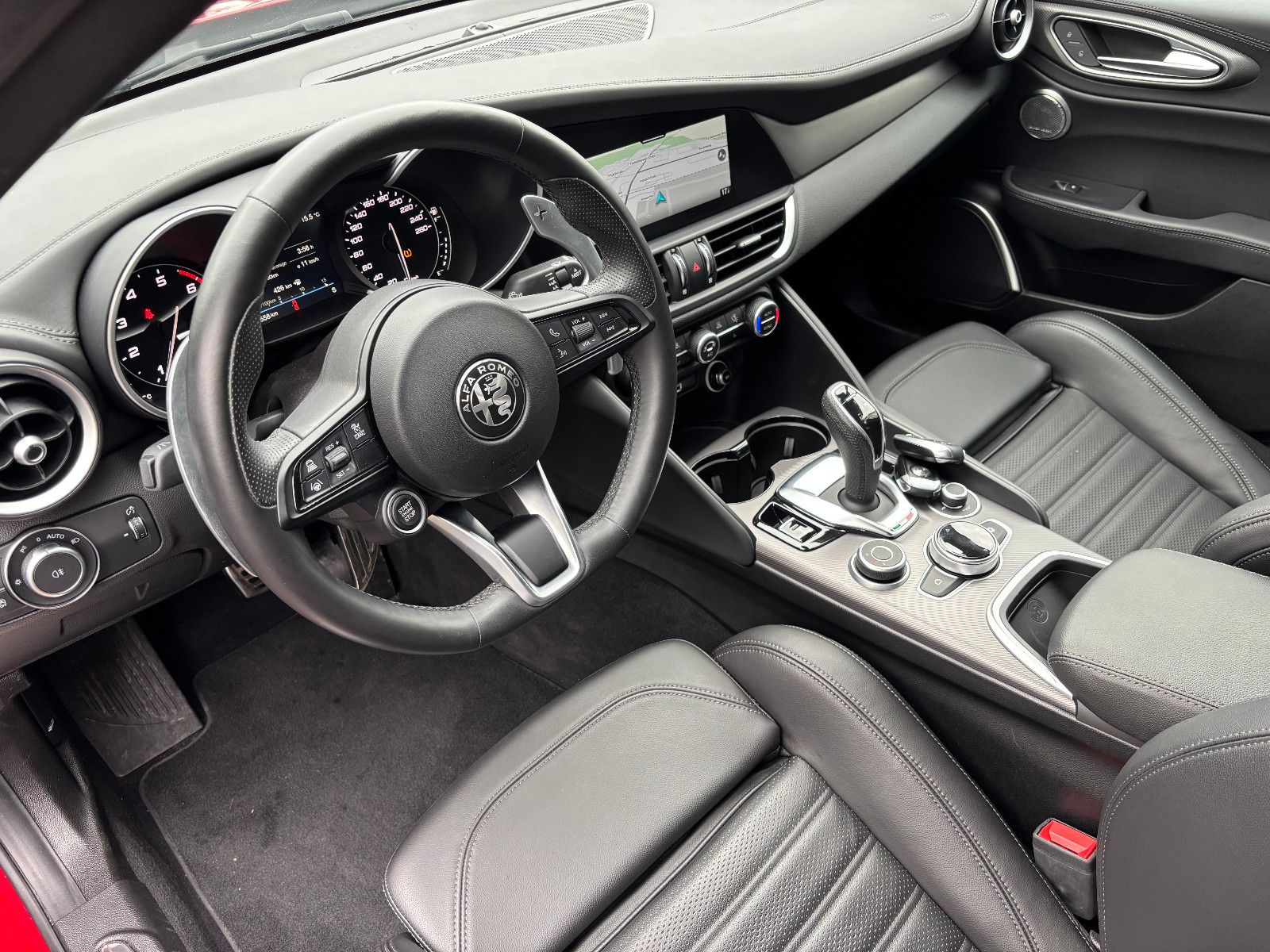 Fahrzeugabbildung Alfa Romeo Giulia Veloce Q4/ACC/MEMORY/KAMERA/NAVI/SOUND/