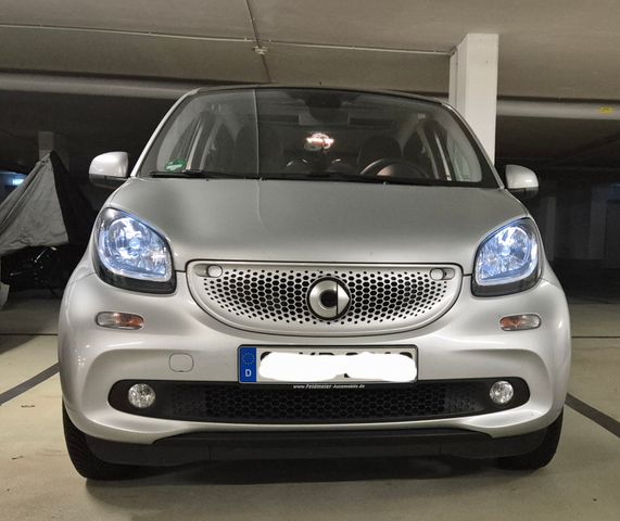 Smart FourFour/10.200km/ Panorama Dach/ Autom.