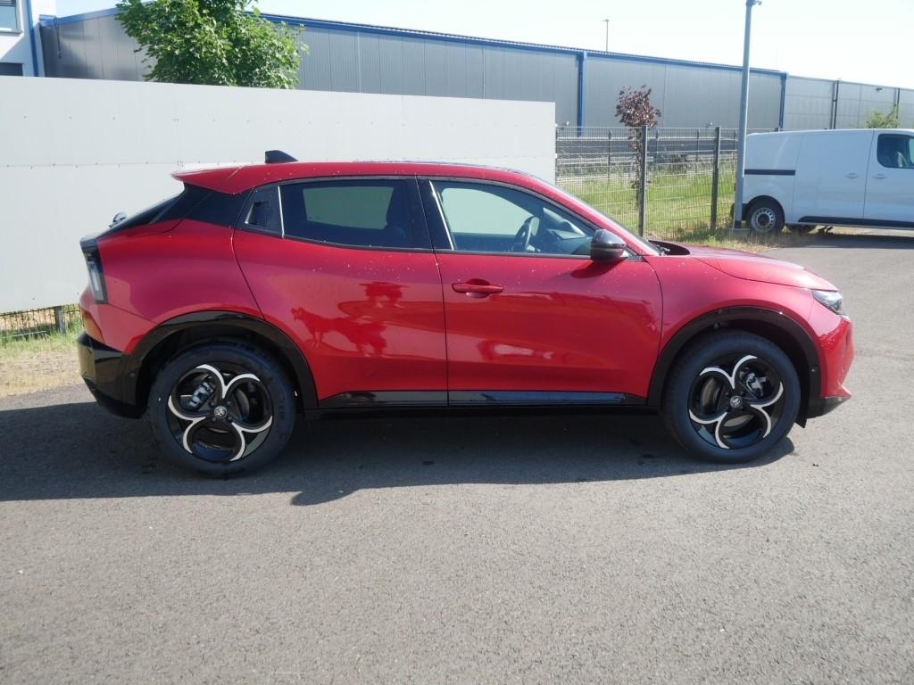 Alfa Romeo Junior IBRIDA TI 1.2 VGT 145PS DCT6 SCHIEBEDACH 